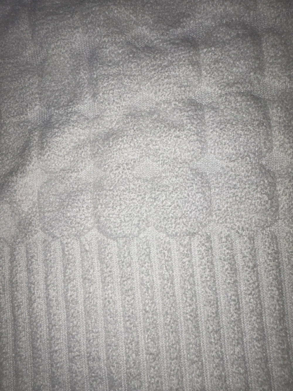 Liz Claiborne Cream Cable Knit Crewneck Sweater - Picture 3 of 6